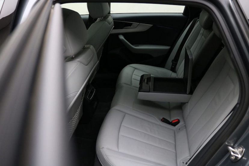 Foto do veículo AUDI A4 AVANT A4 AVANT PRESTIGE PLUS 2019 14.350 KM 179.000,00