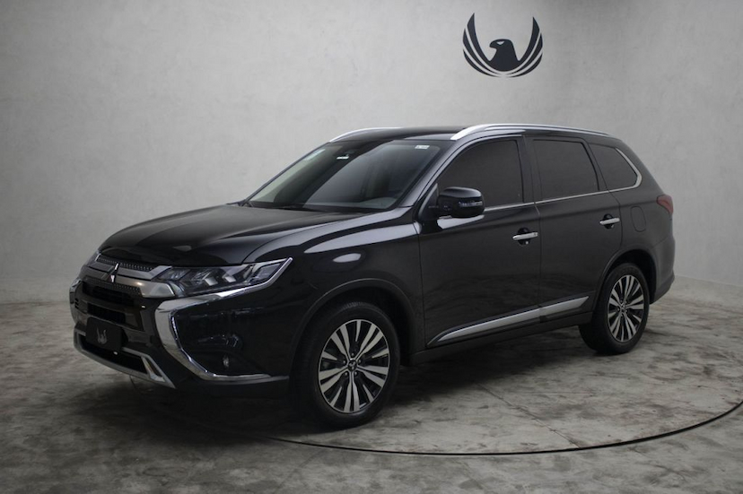 Foto do veículo MITSUBISHI  OUTLANDER HPE S 2019 10.350 KM 189.000,00