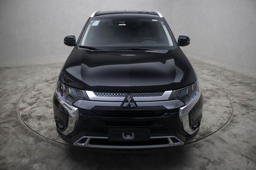 Foto do veículo MITSUBISHI  OUTLANDER HPE S 2019 10.350 KM 189.000,00