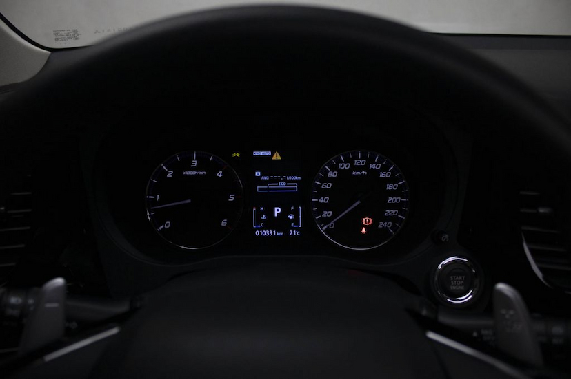 Foto do veículo MITSUBISHI  OUTLANDER HPE S 2019 10.350 KM 189.000,00