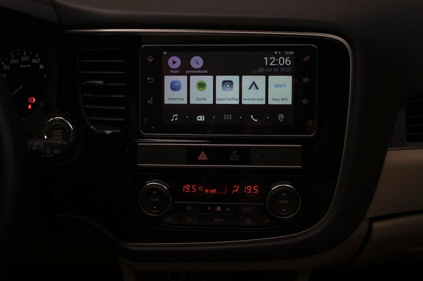 Foto do veículo MITSUBISHI  OUTLANDER HPE S 2019 10.350 KM 189.000,00