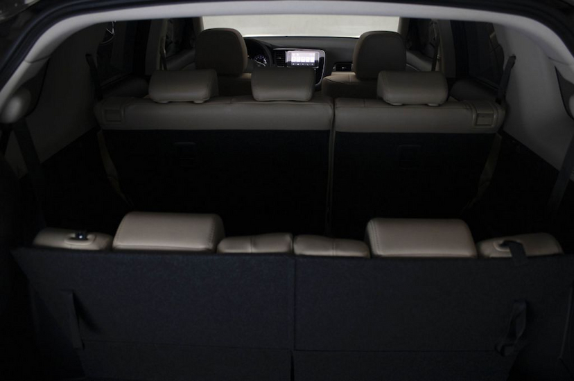 Foto do veículo MITSUBISHI  OUTLANDER HPE S 2019 10.350 KM 189.000,00