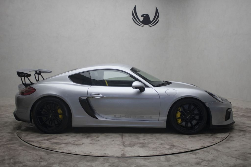 Foto do veículo PORSCHE  CAYMAN GT4 2016 7.300 KM 639.000,00