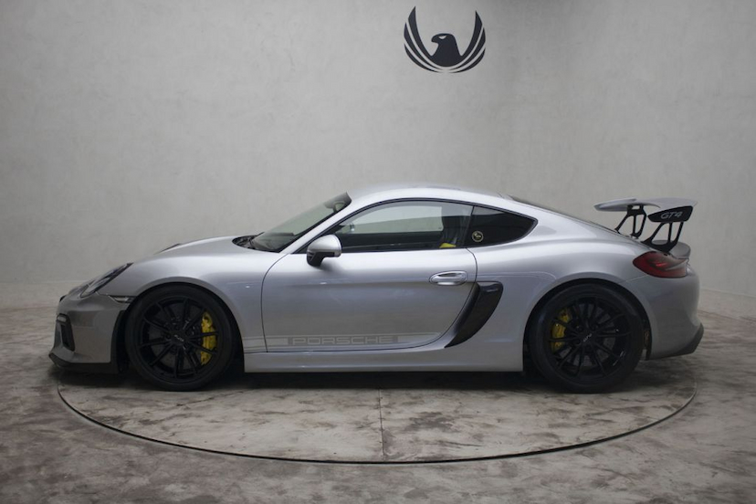 Foto do veículo PORSCHE  CAYMAN GT4 2016 7.300 KM 639.000,00