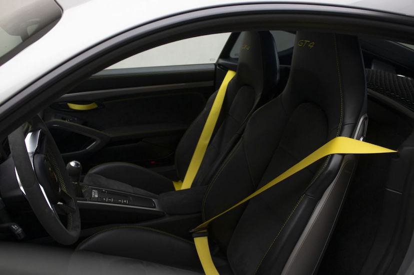 Foto do veículo PORSCHE  CAYMAN GT4 2016 7.300 KM 639.000,00