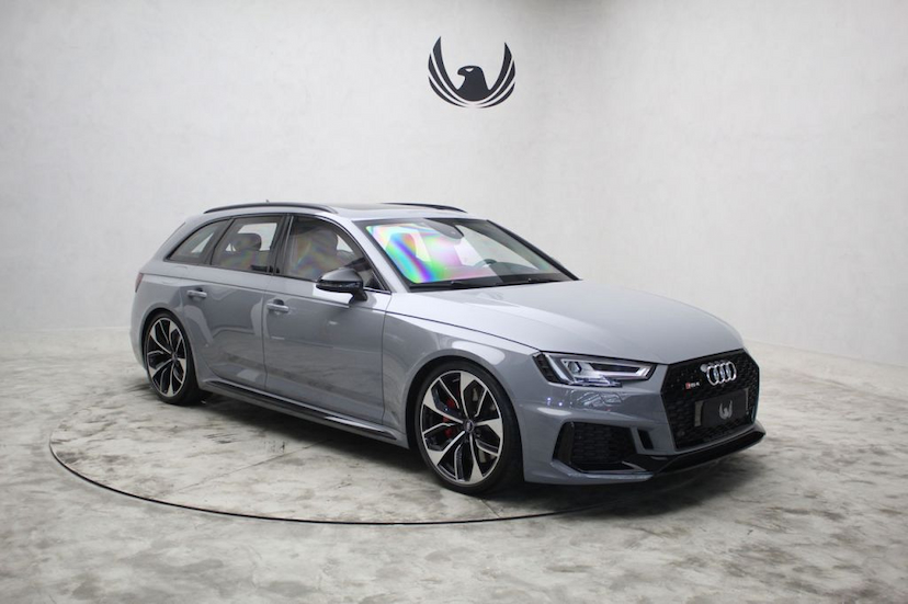 Foto do veículo AUDI RS 4 AVANT QUATTRO 2019 12.830 KM 579.000,00