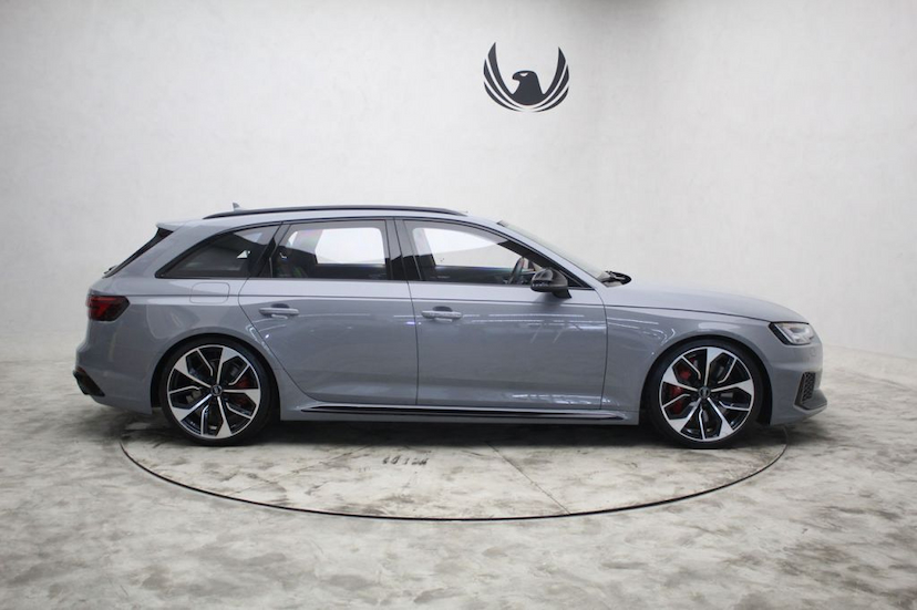 Foto do veículo AUDI RS 4 AVANT QUATTRO 2019 12.830 KM 579.000,00