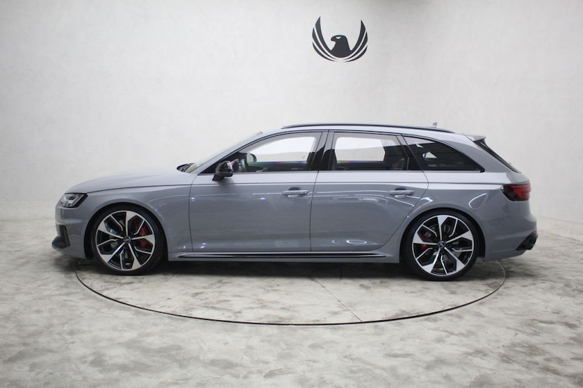Foto do veículo AUDI RS 4 AVANT QUATTRO 2019 12.830 KM 579.000,00