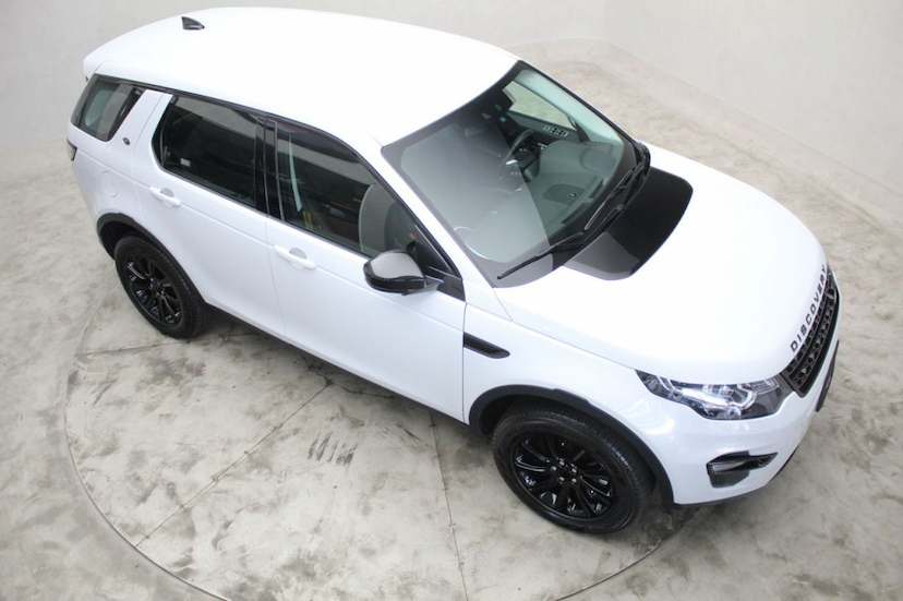 Foto do veículo LAND ROVER  DISCOVERY SPORT SE 2018 12.150 KM 175.900,00