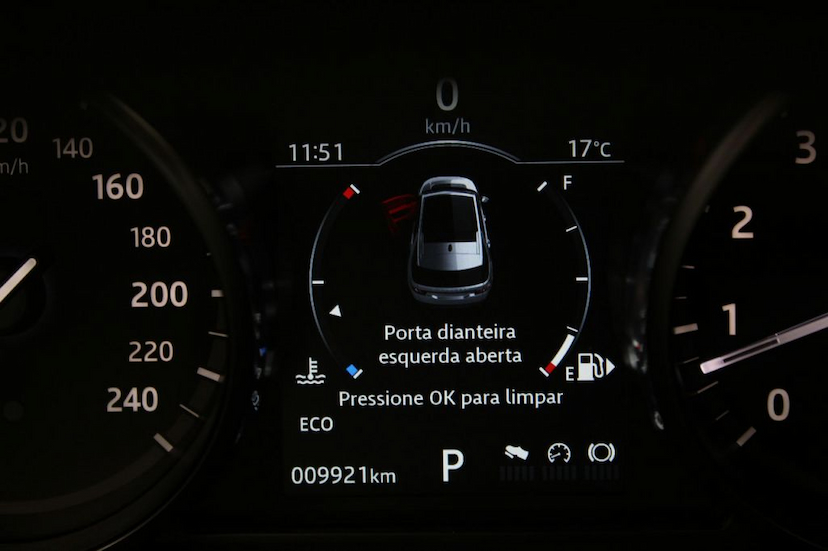 Foto do veículo LAND ROVER  DISCOVERY SPORT SE 2018 12.150 KM 175.900,00