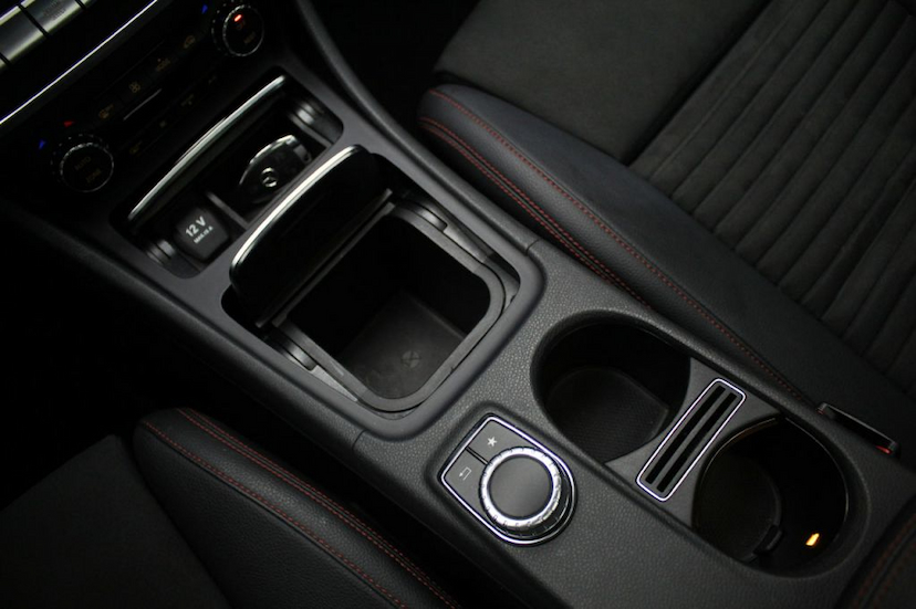 Foto do veículo MERCEDES-BENZ  CLA 250 SPORT 2017 52.124 KM 175.000,00