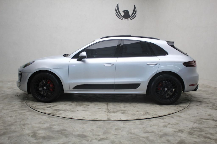 Foto do veículo PORSCHE MACAN MACAN GTS 2017 28.344 KM 389.000,00