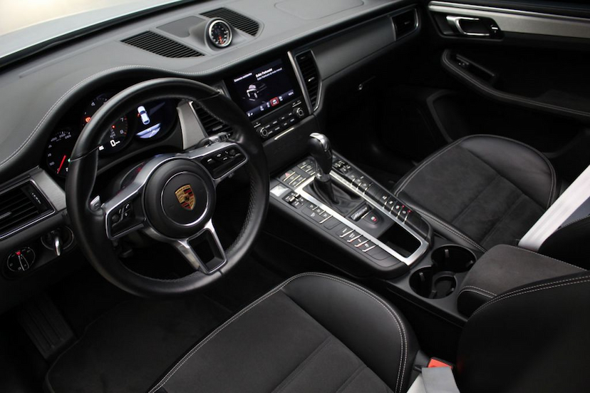 Foto do veículo PORSCHE MACAN MACAN GTS 2017 28.344 KM 389.000,00