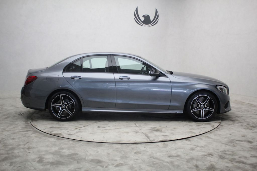 Foto do veículo MERCEDES-BENZ  C300 SPORT 2018 16.971 KM 199.900,00