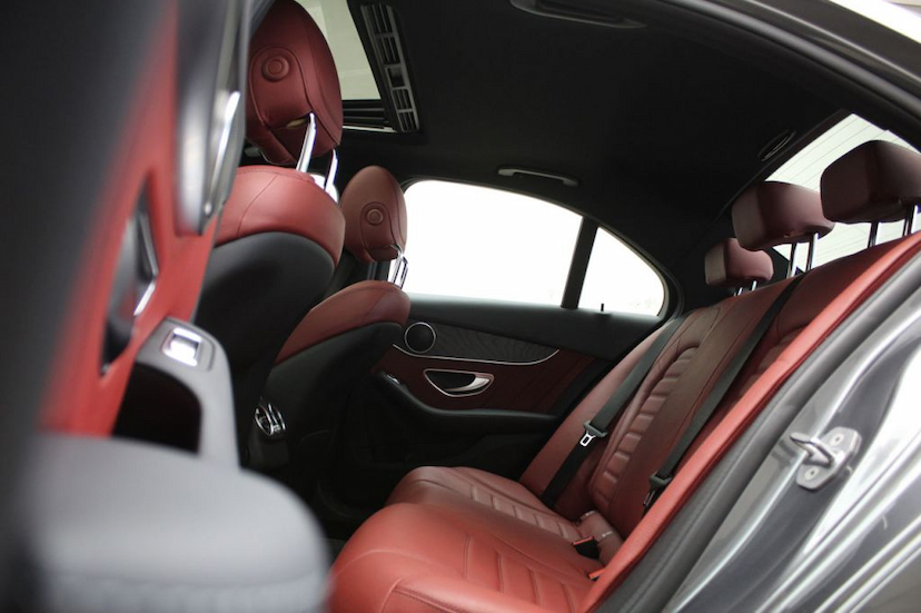 Foto do veículo MERCEDES-BENZ  C300 SPORT 2018 16.971 KM 199.900,00