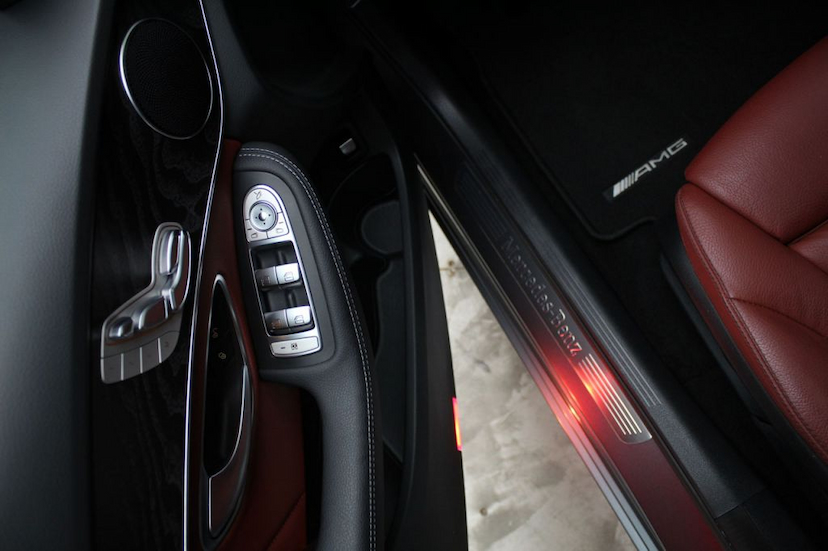 Foto do veículo MERCEDES-BENZ  C300 SPORT 2018 16.971 KM 199.900,00