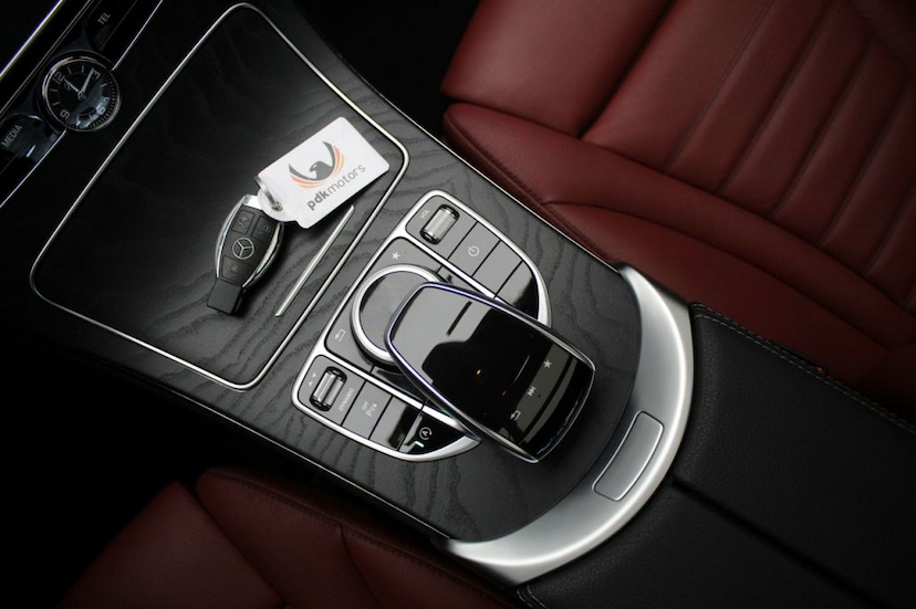 Foto do veículo MERCEDES-BENZ  C300 SPORT 2018 16.971 KM 199.900,00