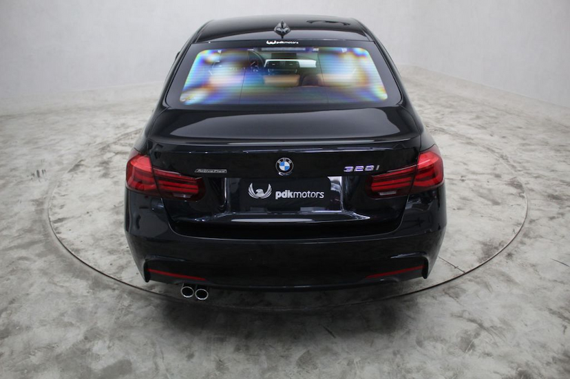 Foto do veículo BMW 328I 328I M SPORT 2018 19.892 KM 180.000,00