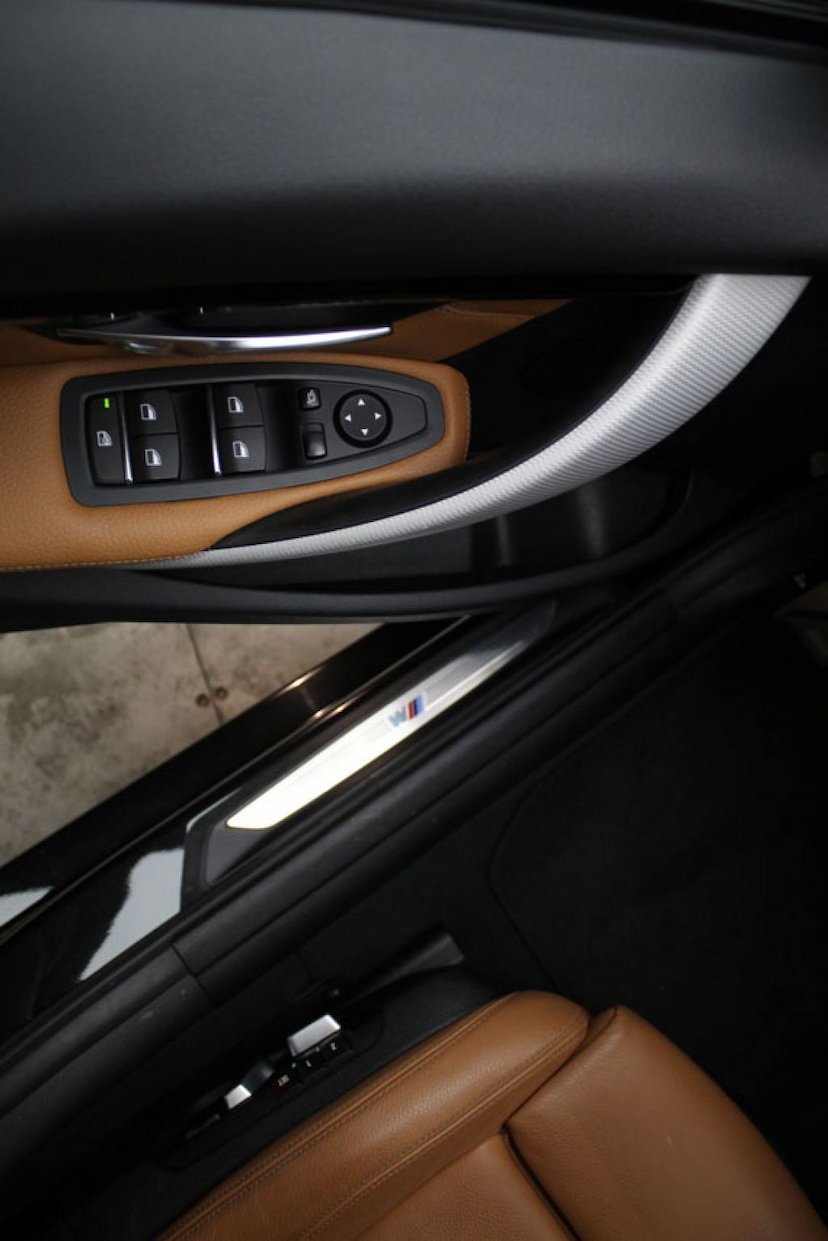 Foto do veículo BMW 328I 328I M SPORT 2018 19.892 KM 180.000,00