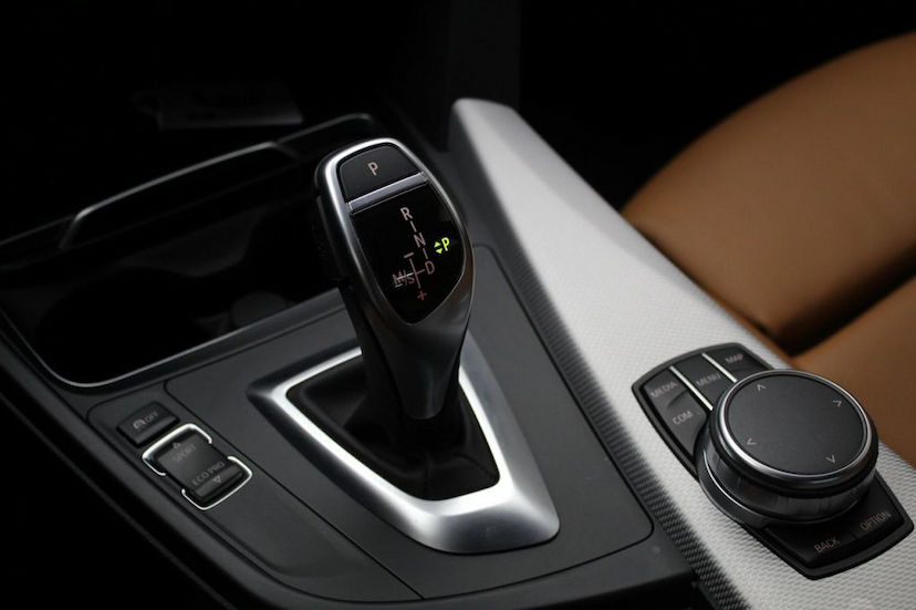 Foto do veículo BMW 328I 328I M SPORT 2018 19.892 KM 180.000,00