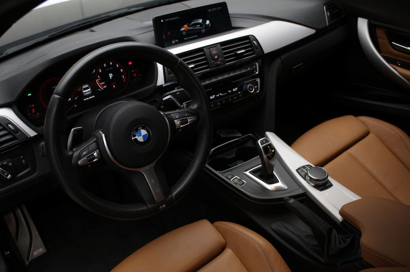 Foto do veículo BMW 328I 328I M SPORT 2018 19.892 KM 180.000,00