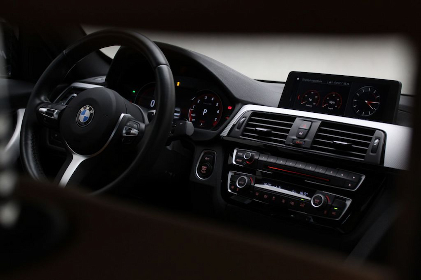 Foto do veículo BMW 328I 328I M SPORT 2018 19.892 KM 180.000,00