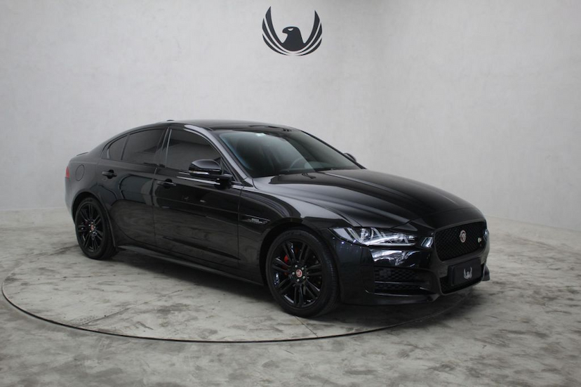 Foto do veículo JAGUAR  XE R-SPORT 2019 8.000 KM 199.000,00