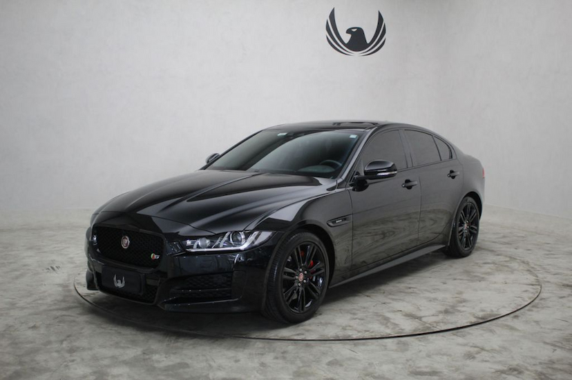 Foto do veículo JAGUAR  XE R-SPORT 2019 8.000 KM 199.000,00