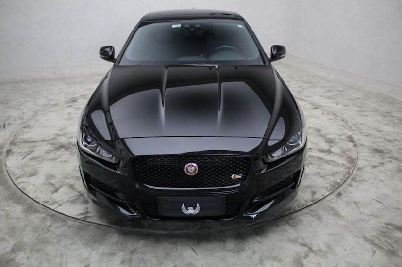 Foto do veículo JAGUAR  XE R-SPORT 2019 8.000 KM 199.000,00