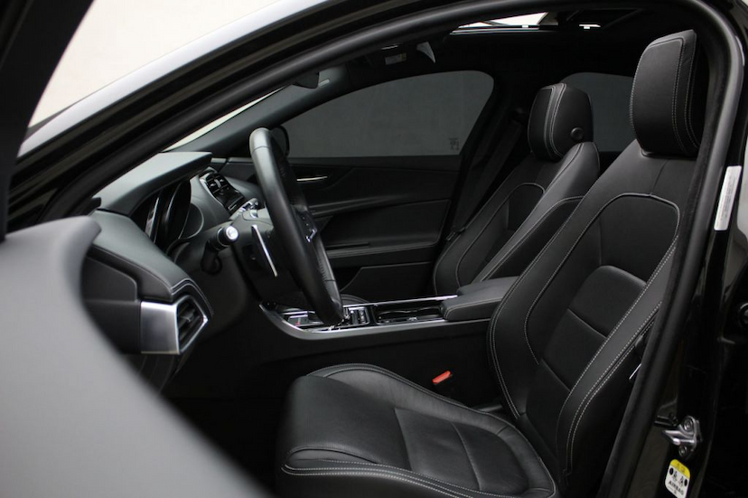 Foto do veículo JAGUAR  XE R-SPORT 2019 8.000 KM 199.000,00