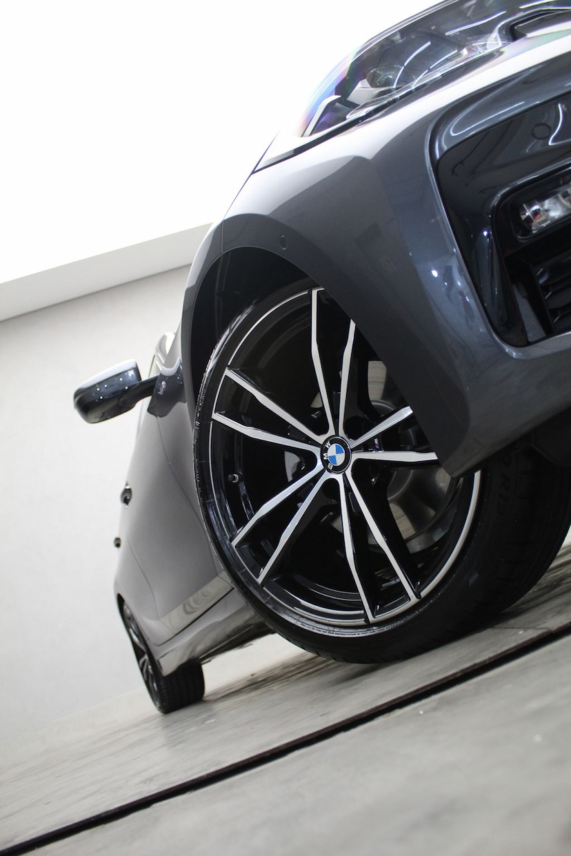 Foto do veículo BMW 320I M SPORT 2021 1.355 KM 359.000,00