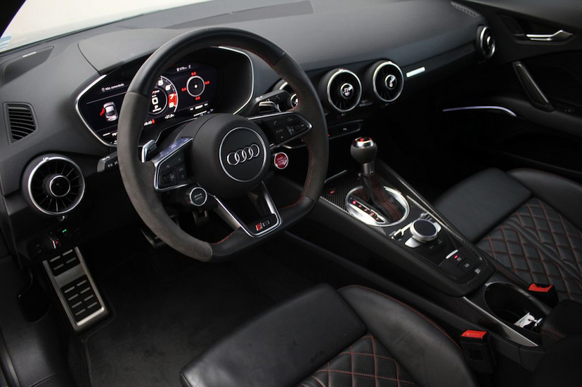 Foto do veículo AUDI TT RS COUPE COUPE 2018 17.735 KM 400.000,00