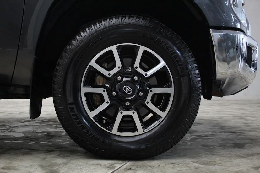 Foto do veículo TOYOTA TUNDRA CABINE DUPLA LIMITED 4X4 2018 7.965 KM 470.000,00