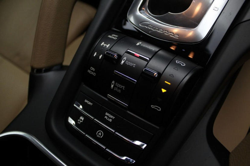 Foto do veículo PORSCHE CAYENNE S 2015 43.458 KM 235.000,00