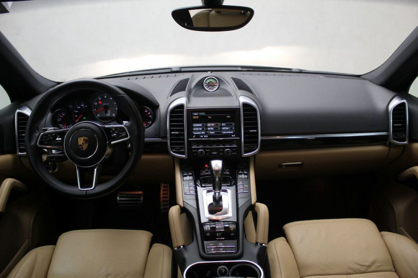 Foto do veículo PORSCHE CAYENNE S 2015 43.458 KM 235.000,00