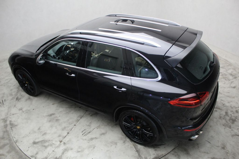 Foto do veículo PORSCHE CAYENNE S 2015 43.458 KM 235.000,00