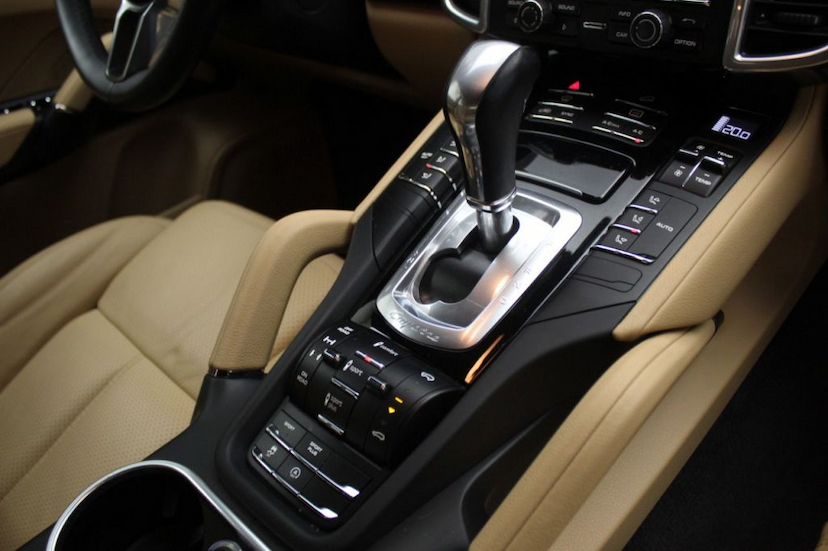 Foto do veículo PORSCHE CAYENNE S 2015 43.458 KM 235.000,00