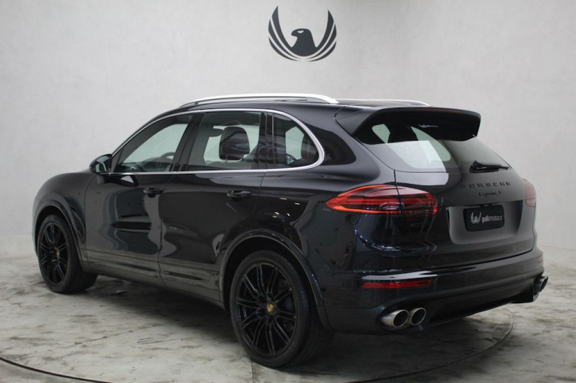 Foto do veículo PORSCHE CAYENNE S 2015 43.458 KM 235.000,00