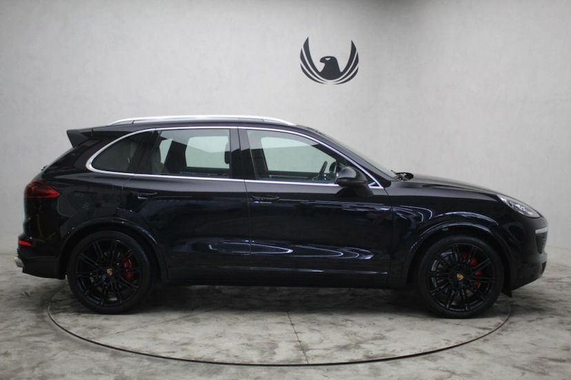 Foto do veículo PORSCHE CAYENNE S 2015 43.458 KM 235.000,00