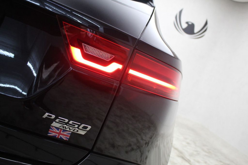 Foto do veículo JAGUAR E-PACE P250 R DYNAMIC S 2019 29.482 KM 229.000,00