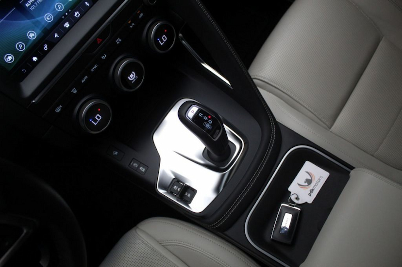 Foto do veículo JAGUAR E-PACE P250 R DYNAMIC S 2019 29.482 KM 229.000,00