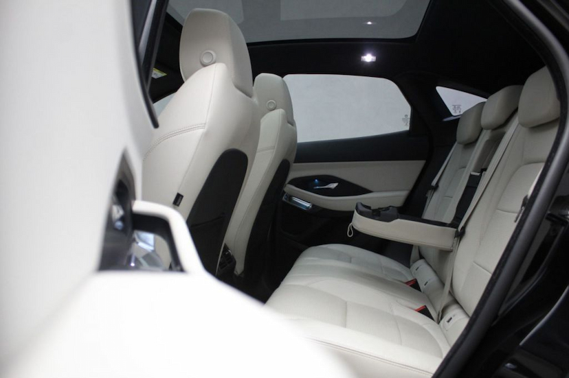 Foto do veículo JAGUAR E-PACE P250 R DYNAMIC S 2019 29.482 KM 229.000,00