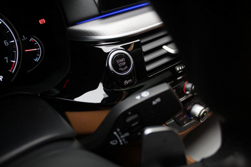 Foto do veículo BMW 540I M SPORT 2018 18.030 KM 269.000,00