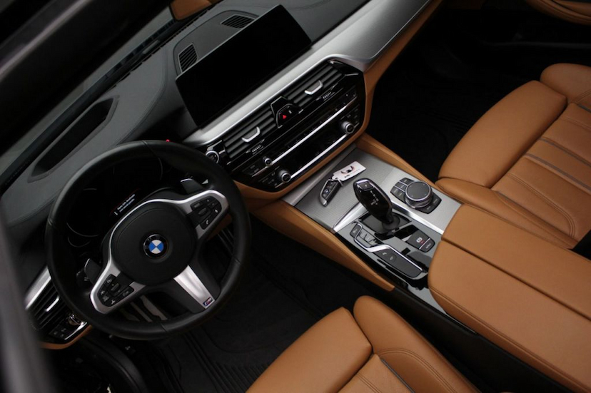 Foto do veículo BMW 540I M SPORT 2018 18.030 KM 269.000,00