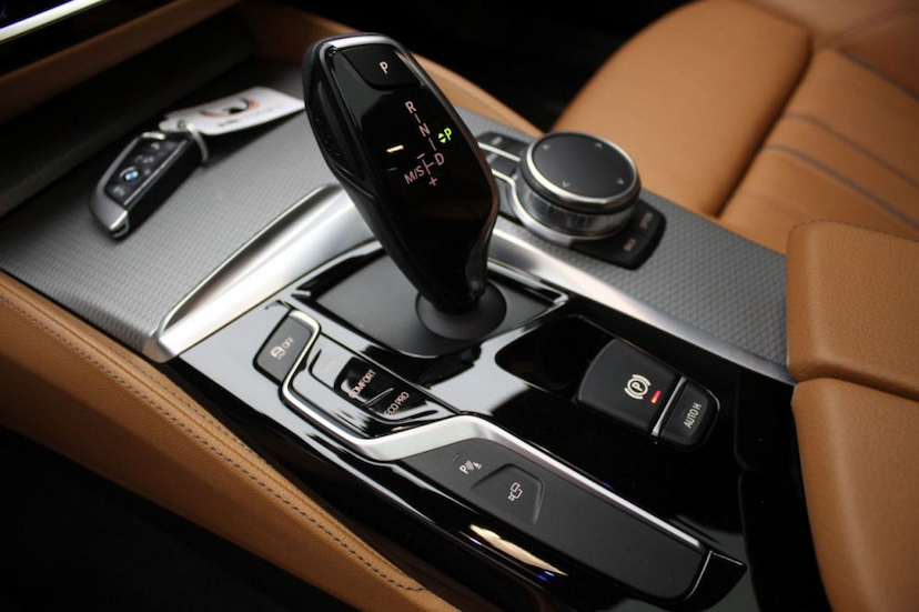Foto do veículo BMW 540I M SPORT 2018 18.030 KM 269.000,00