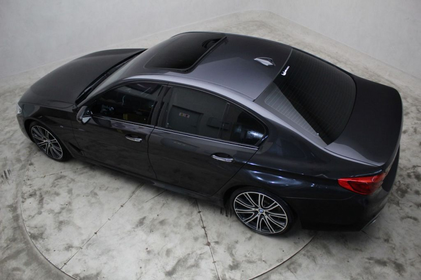Foto do veículo BMW 540I M SPORT 2018 18.030 KM 269.000,00