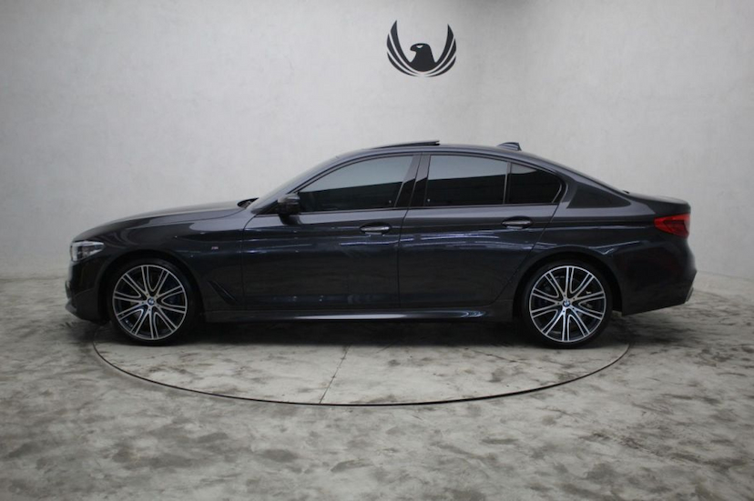 Foto do veículo BMW 540I M SPORT 2018 18.030 KM 269.000,00