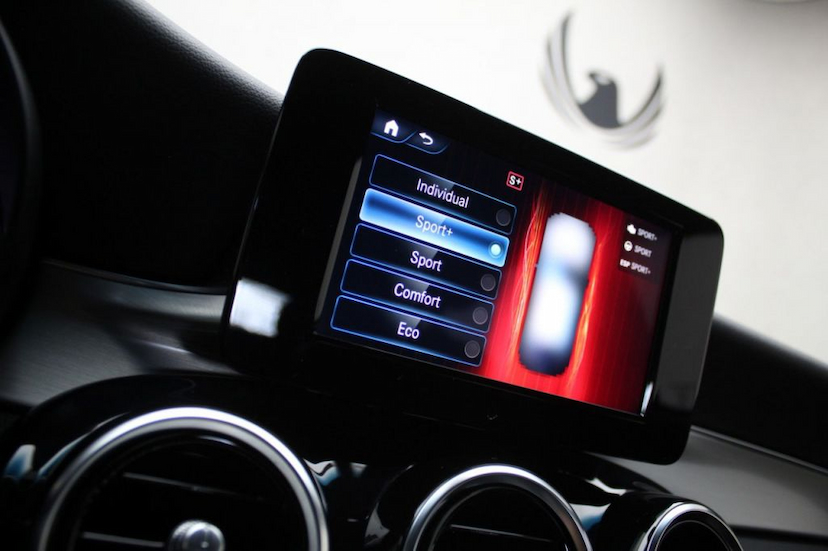 Foto do veículo MERCEDES-BENZ GLC 300 COUPé 2020 17.375 KM 478.000,00