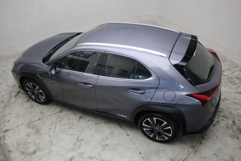 Foto do veículo LEXUS UX 250H HYBRID DYNAMIC 2019 1.610 KM 179.000,00