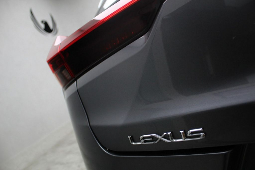 Foto do veículo LEXUS UX 250H HYBRID DYNAMIC 2019 1.610 KM 179.000,00
